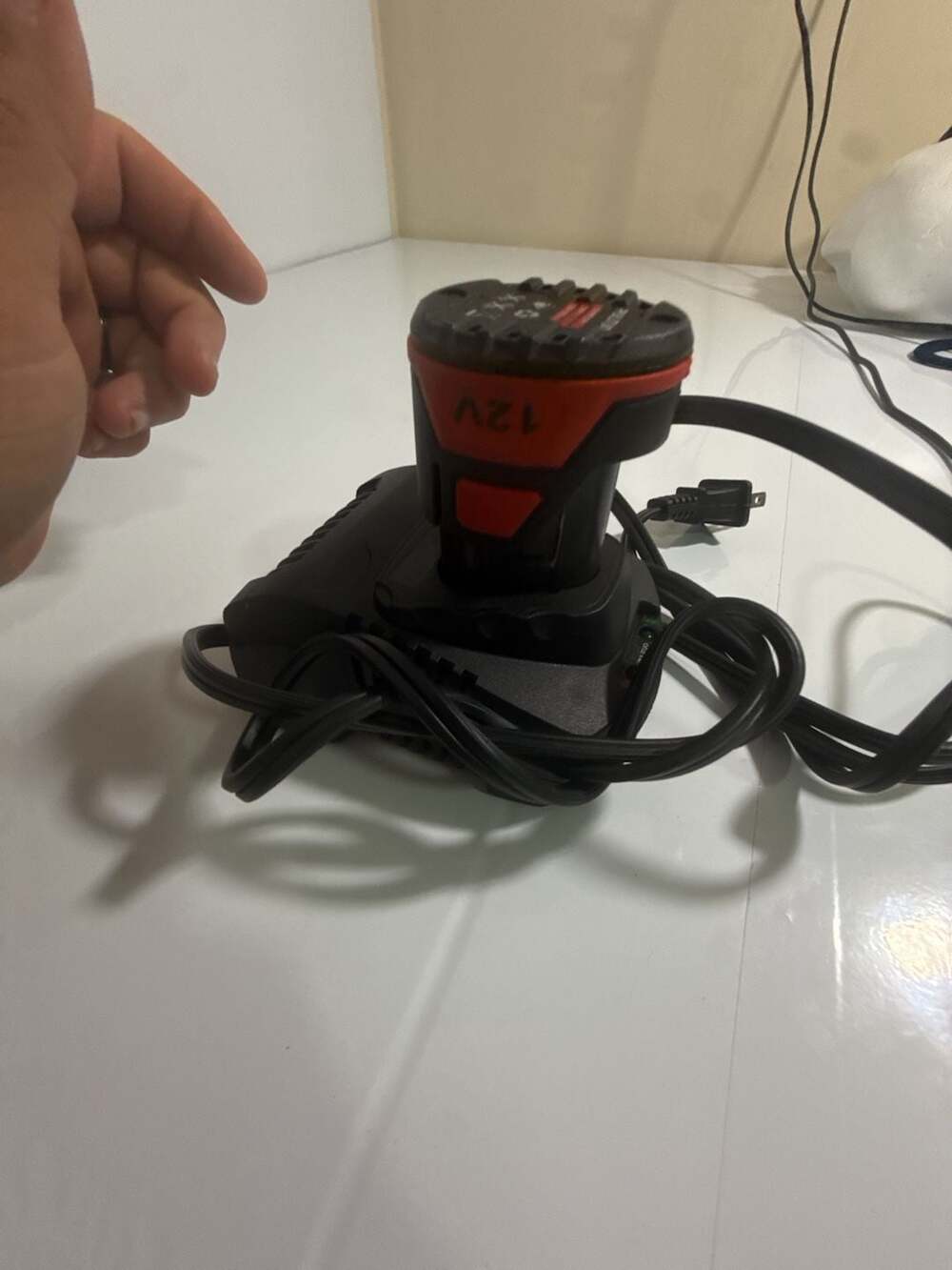 Pulituo 12V 2Ah Cordless Battery Charger